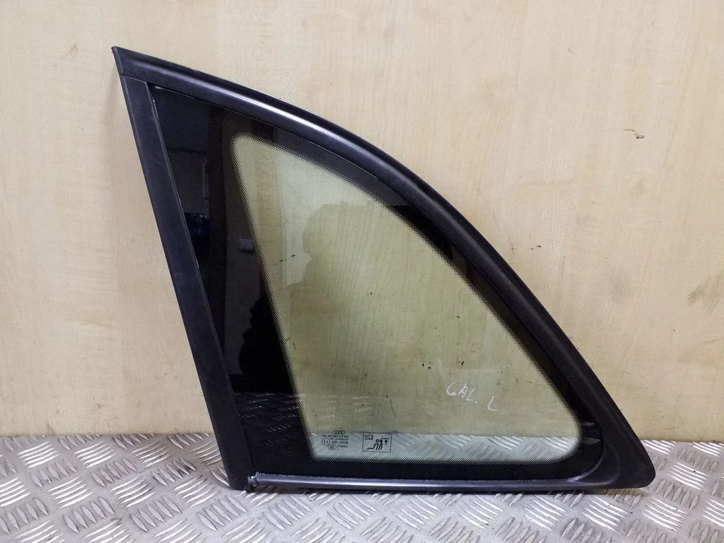 Rear side window – Audi Q5 SQ5 8R (2008-2017)