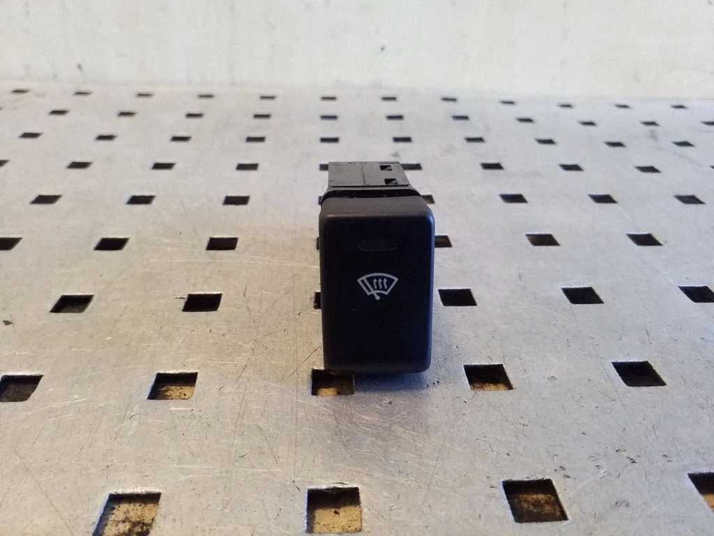 Windscreen/window heater switch