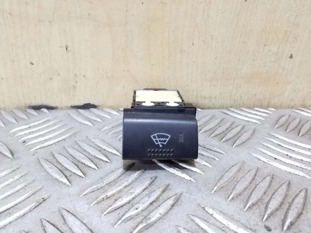 Windscreen/window heater switch
