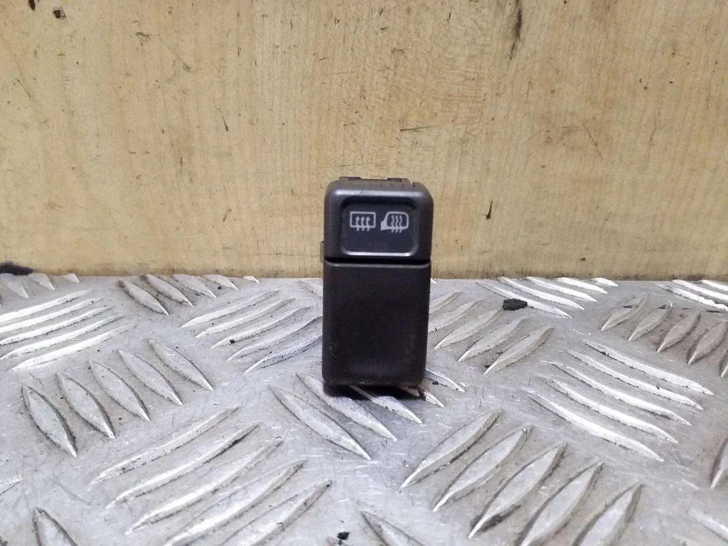 Windscreen/window heater switch – Volvo S70 V70 V70 XC (1997-2000)