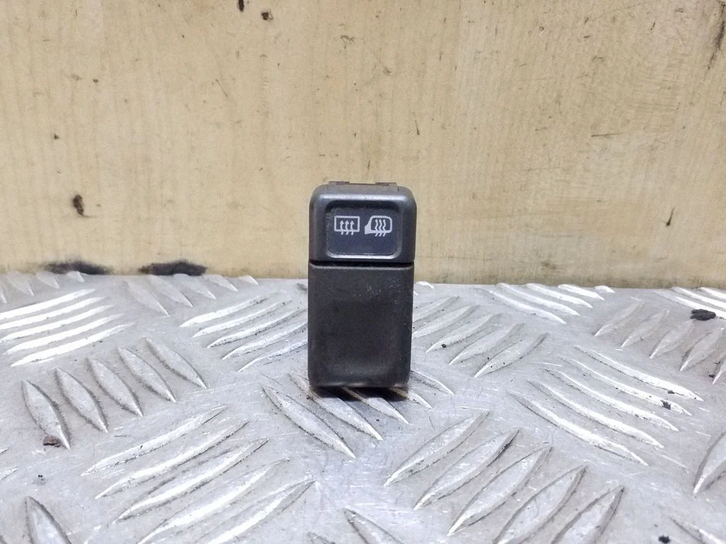 Windscreen/window heater switch – Volvo S70 V70 V70 XC (1997-2000)