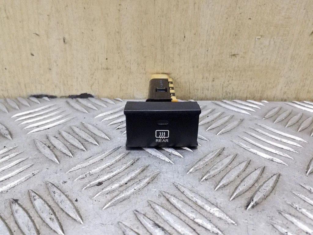 Klaasisoojenduse lüliti 621W0500