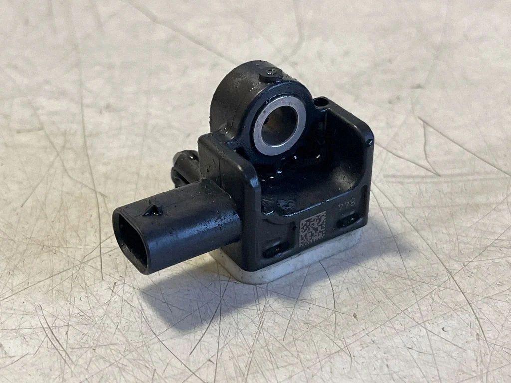 Drošības spilvenu trieciena sensors – Porsche Taycan 9J1 (2019-)