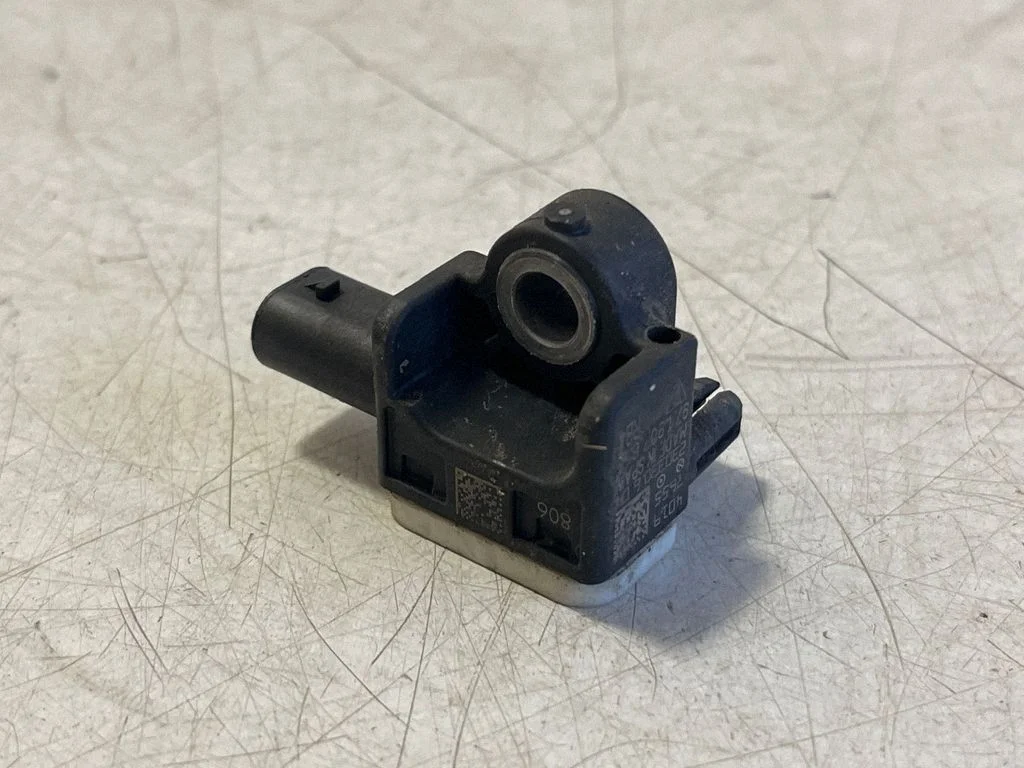 Drošības spilvenu trieciena sensors – Porsche Taycan 9J1 (2019-)