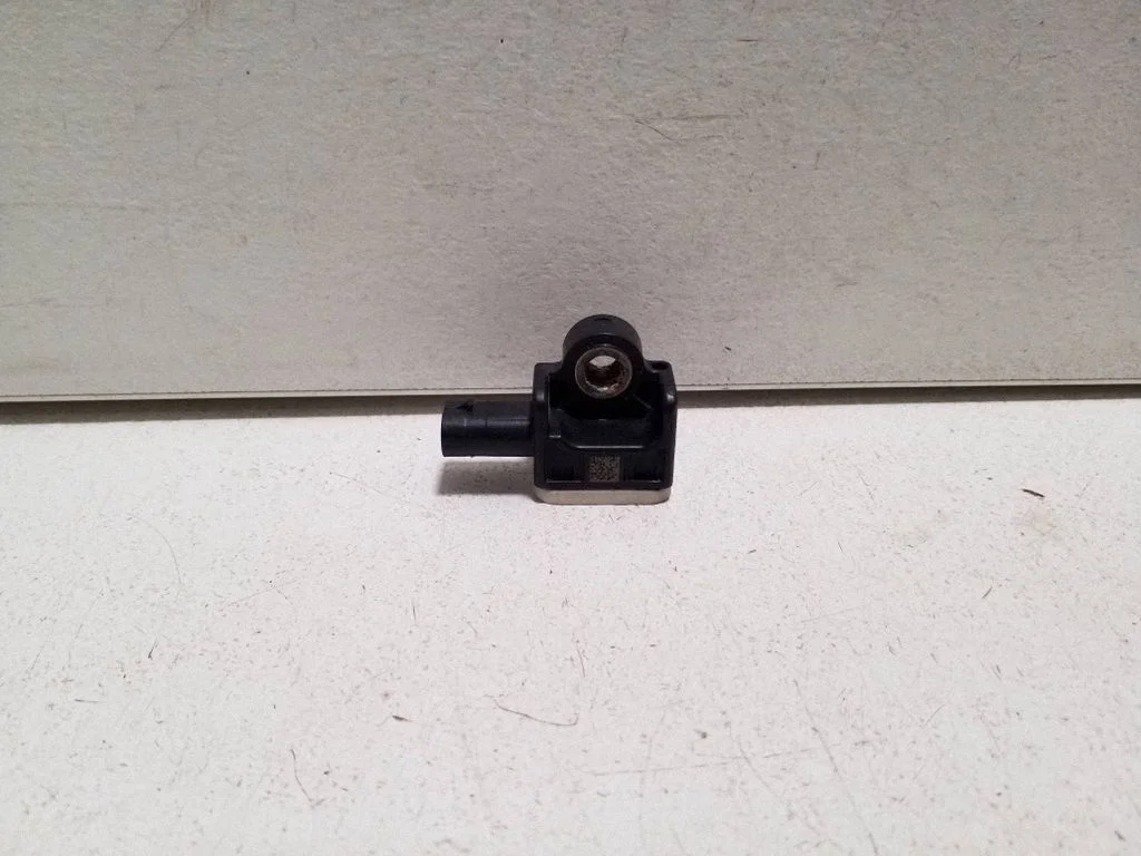 Drošības spilvenu trieciena sensors A1668210151