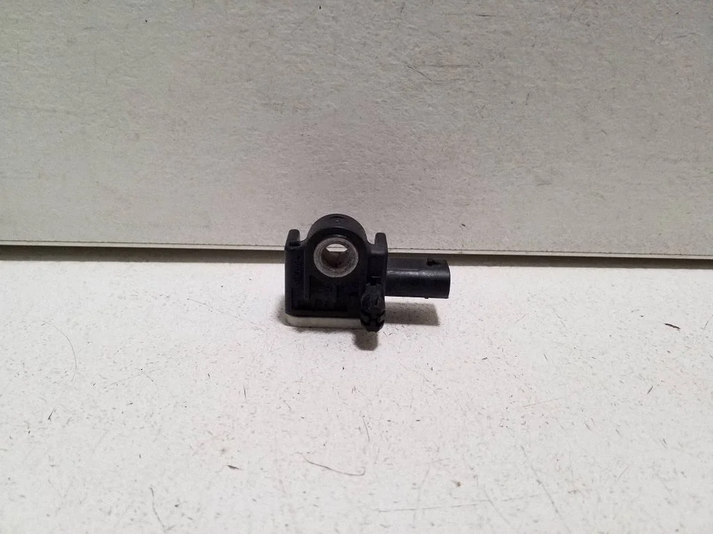 Drošības spilvenu trieciena sensors A1668210151
