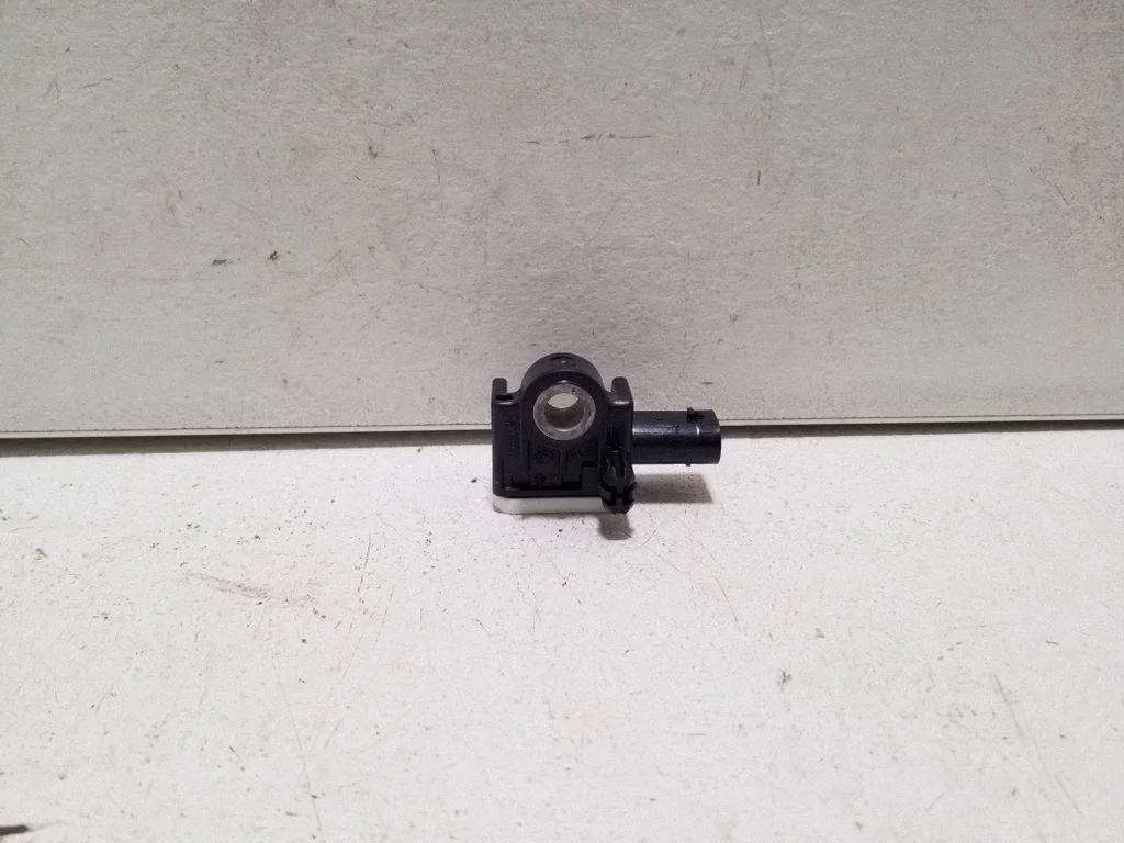 Drošības spilvenu trieciena sensors A1668210151