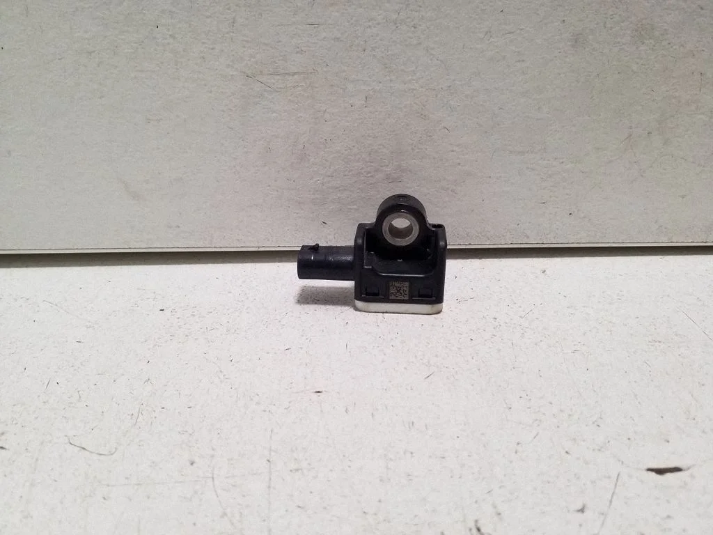 Drošības spilvenu trieciena sensors A1668210151