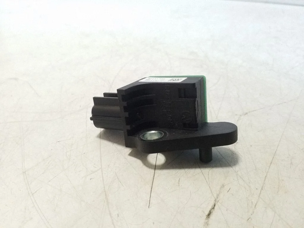 Drošības spilvenu trieciena sensors 5N0959351B