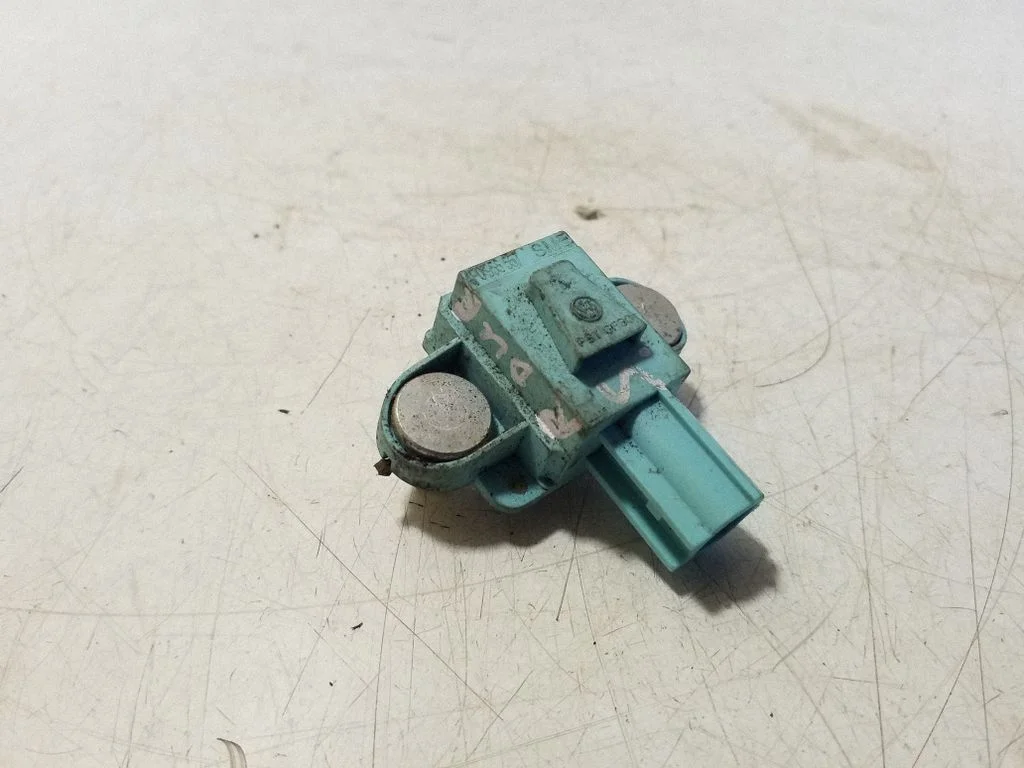 Drošības spilvenu trieciena sensors 4F0955557