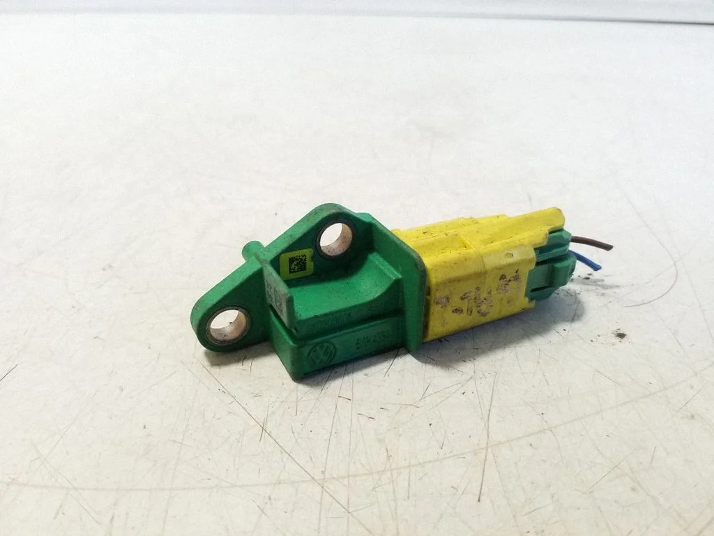 Drošības spilvenu trieciena sensors 1K0909606C