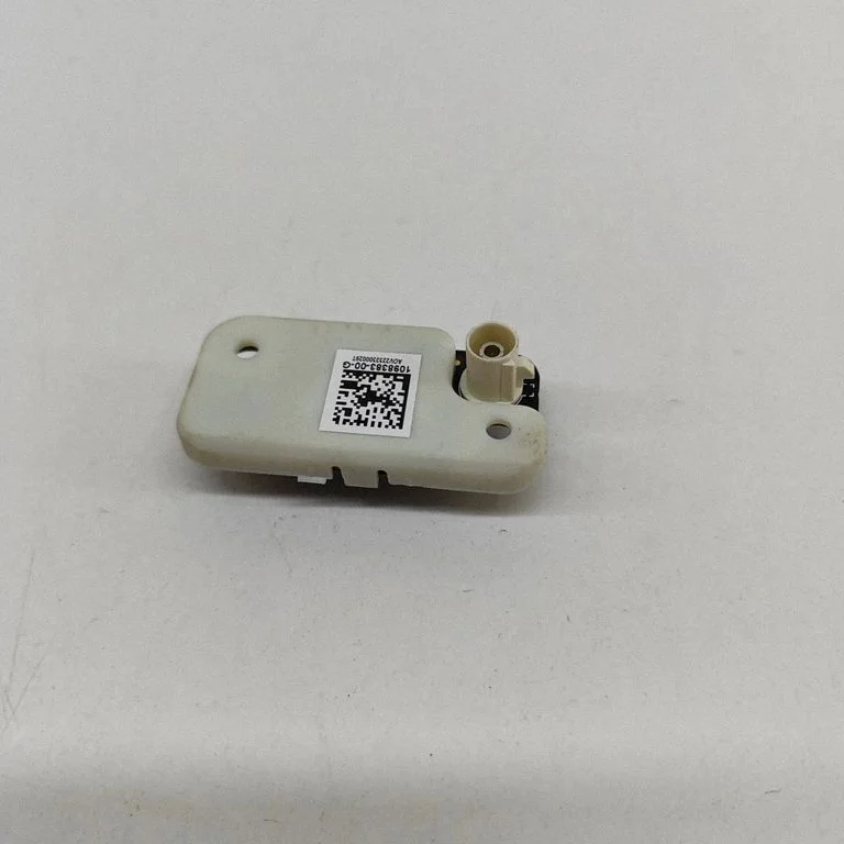 Windshield/windscreen camera – Tesla Model Y (2020-)