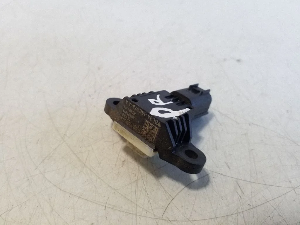 Drošības spilvenu trieciena sensors BL3414C676AA