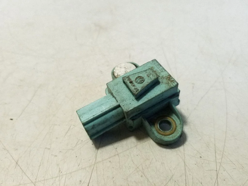 Drošības spilvenu trieciena sensors 4F0955557