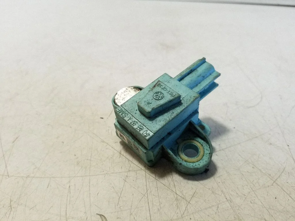Drošības spilvenu trieciena sensors 4F0955557A