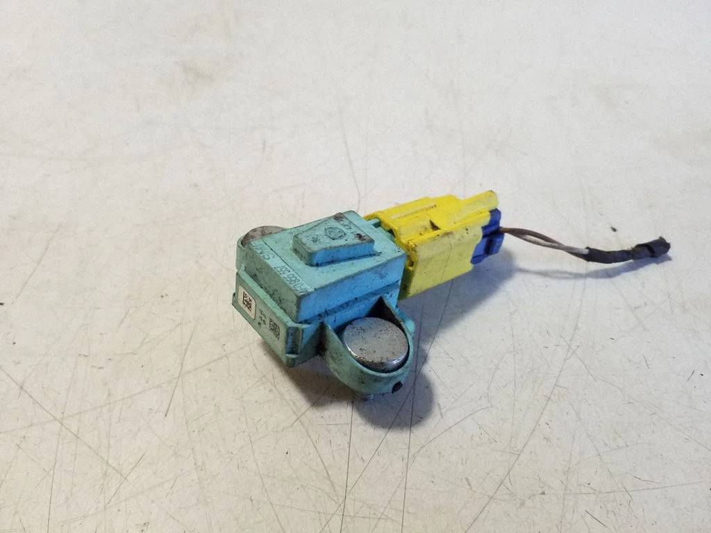 Drošības spilvenu trieciena sensors 4F0955557
