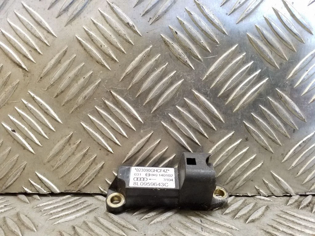 Drošības spilvenu trieciena sensors 8L0959643C