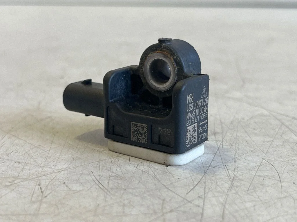 Drošības spilvenu trieciena sensors – Porsche Taycan 9J1 (2019-)
