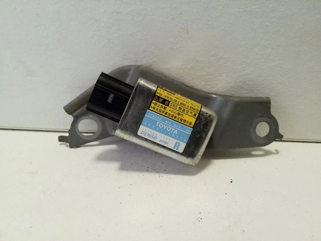 Drošības spilvenu trieciena sensors – Lexus RX III (2008-2015)