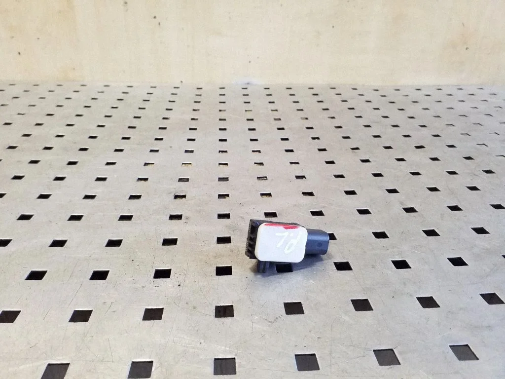 Drošības spilvenu trieciena sensors 31264395