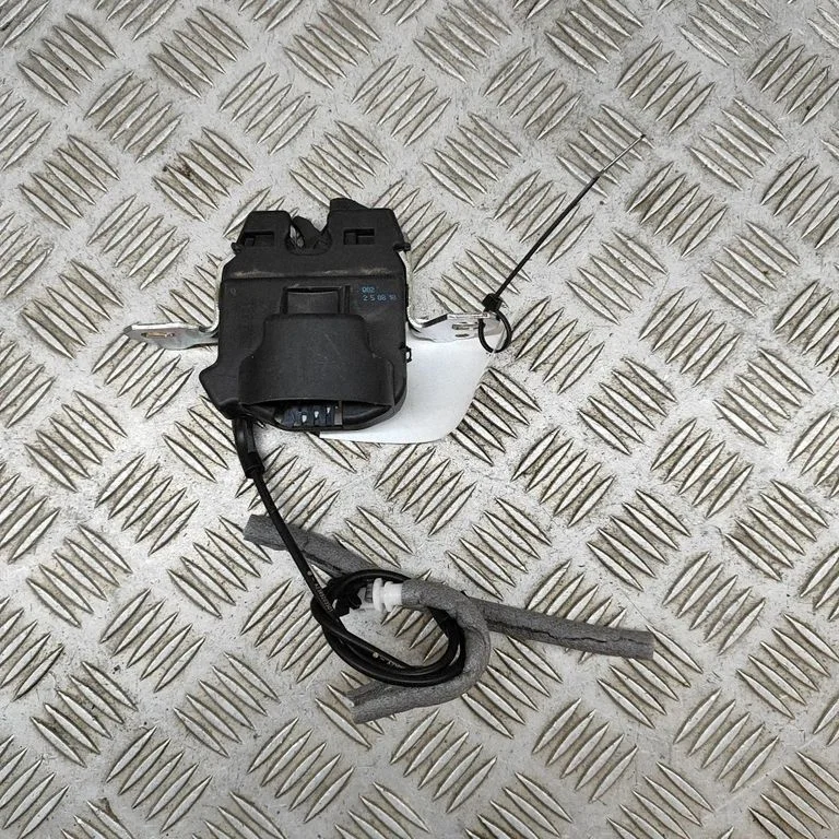 Zagłówek kanapy tylnej A2389203501