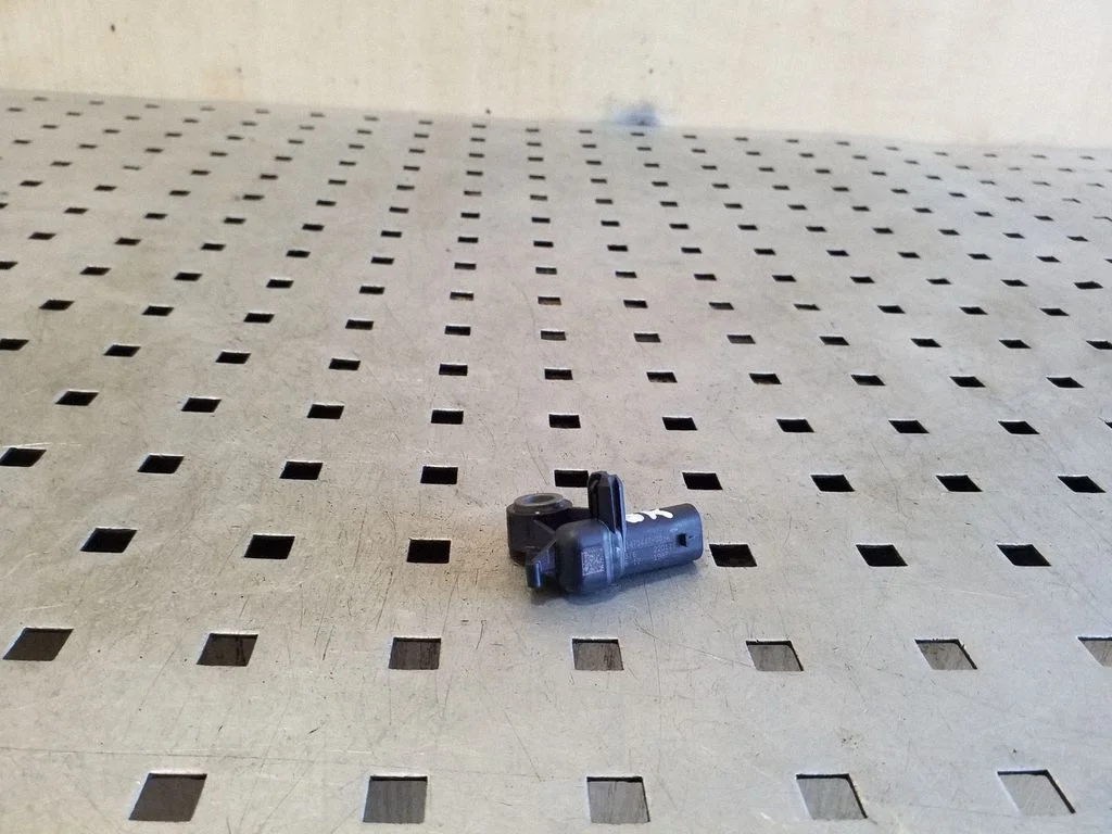 Drošības spilvenu trieciena sensors – Tesla Model Y (2020-)