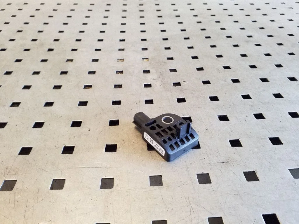 Drošības spilvenu trieciena sensors 959202S000