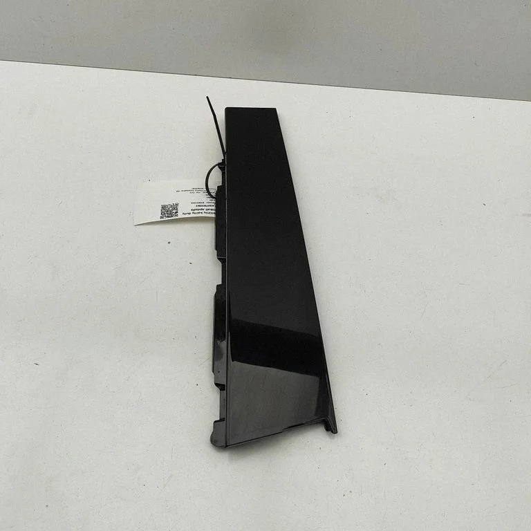 Listwa szyby drzwi przednich 82250EV010