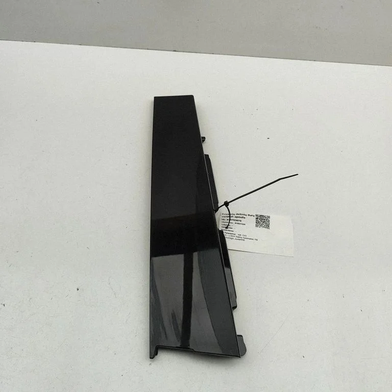 Listwa szyby drzwi przednich 82260EV010