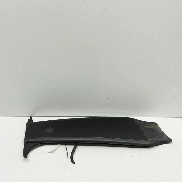 Listwa szyby drzwi przednich 151625800E