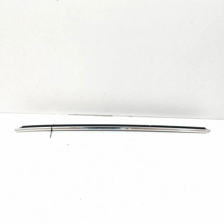 Listwa szyby drzwi przednich EX5321453BA