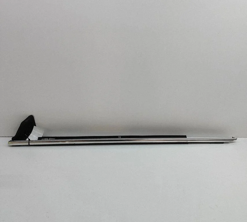 Front door glass trim molding 4H0853283C