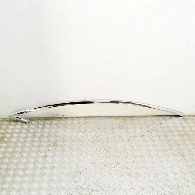 Front door glass trim molding – left