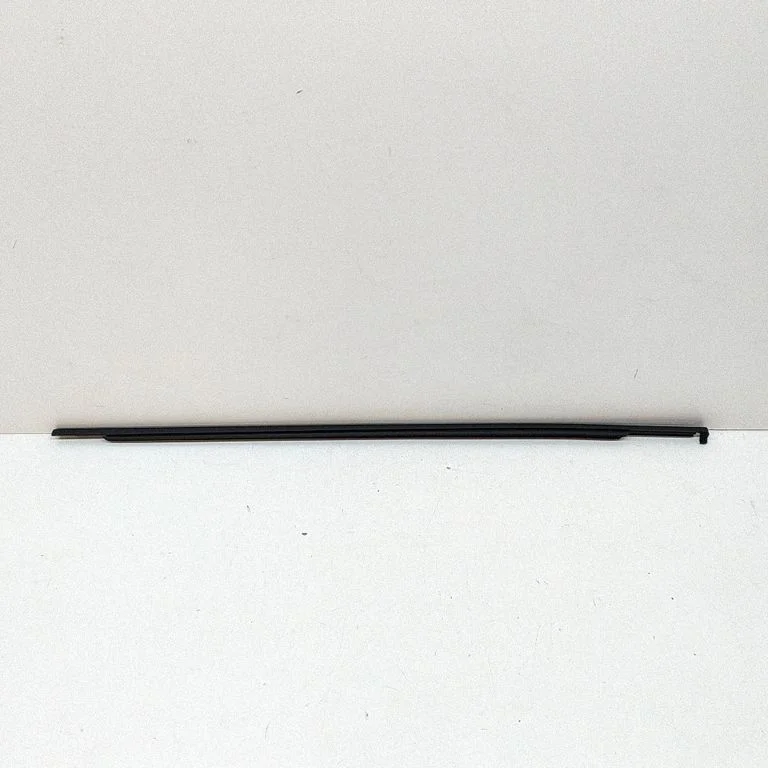 Priekinių durų stiklo apdaila