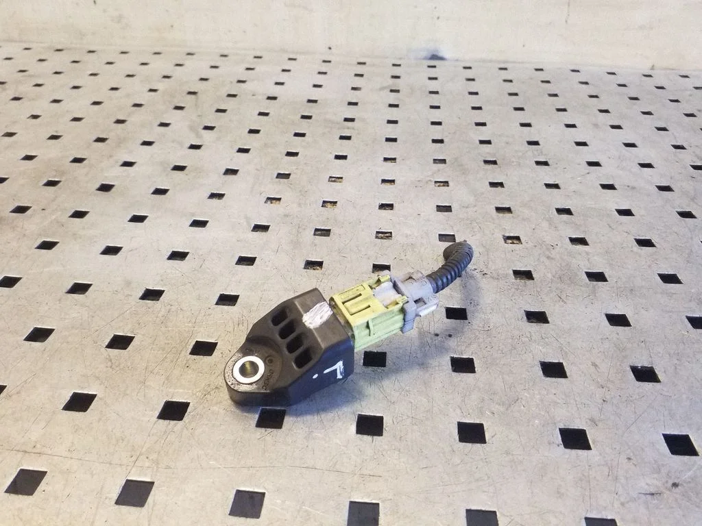 Airbag deployment crash/impact sensor – Subaru Outback (2009-2014)
