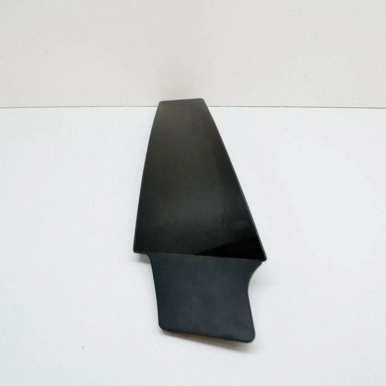 Front door glass trim molding – right