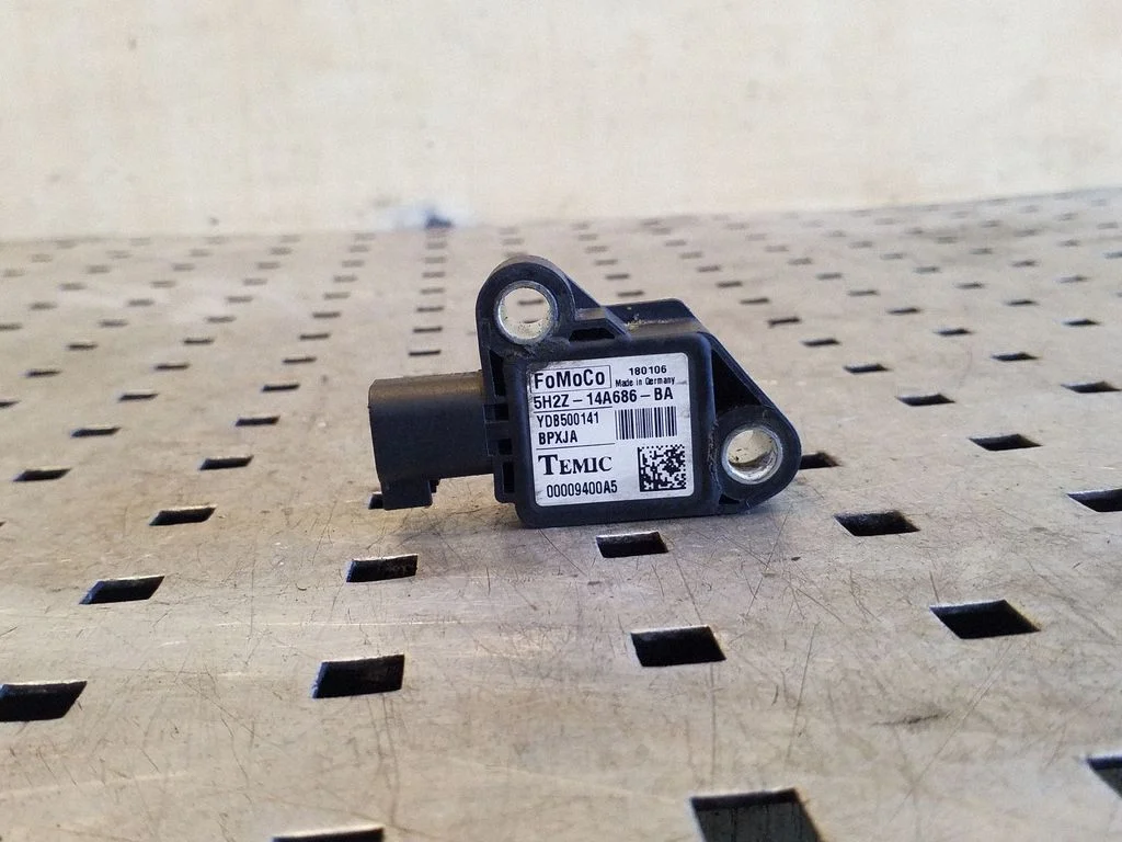 Airbag deployment crash/impact sensor YDB500141