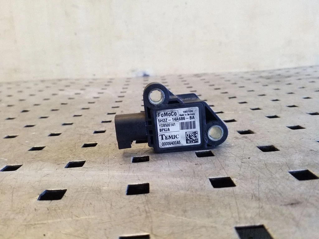 Airbag deployment crash/impact sensor YDB500141