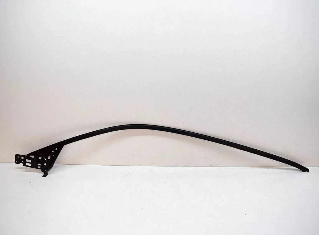 Front door glass trim molding – BMW i3 (2013-)
