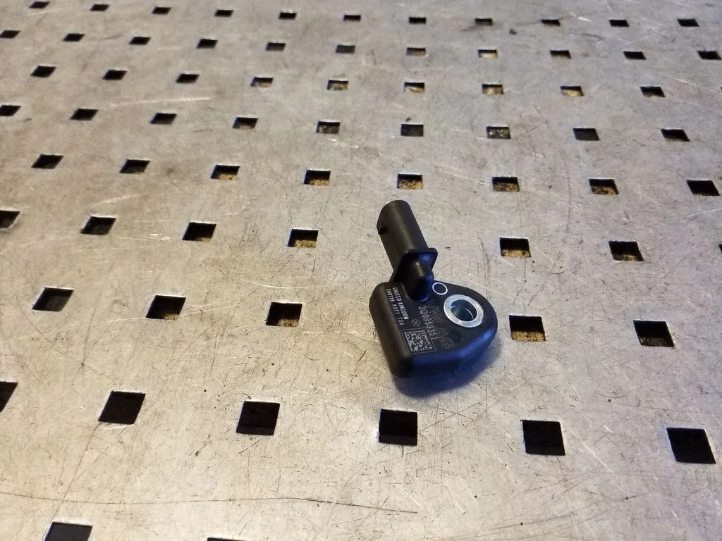 Drošības spilvenu trieciena sensors – Volkswagen Passat CC (2008-2016)