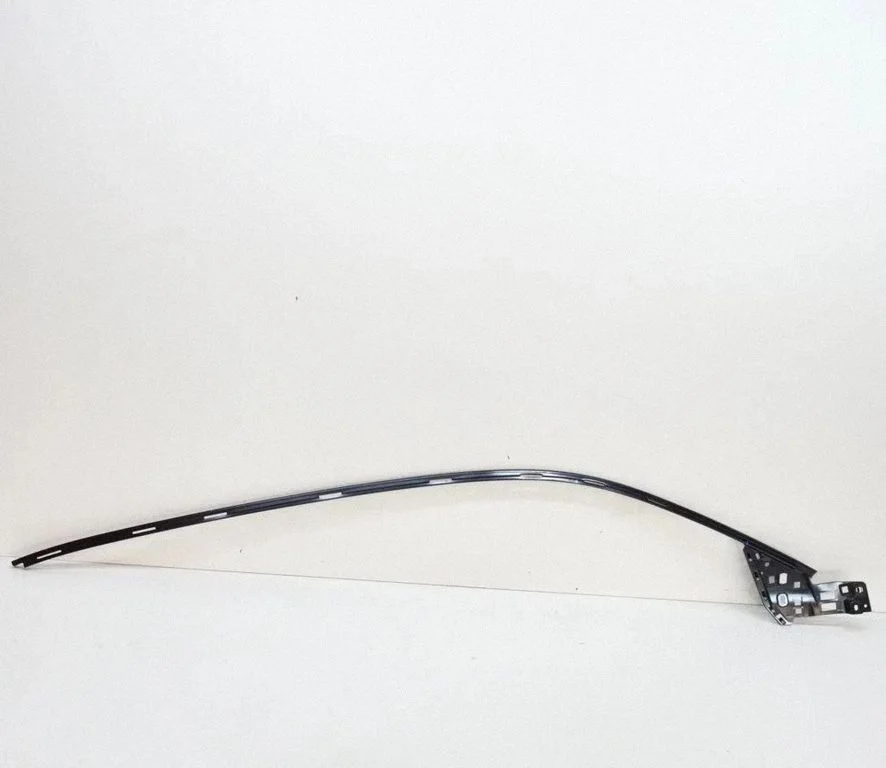Front door glass trim molding – BMW i3 (2013-)