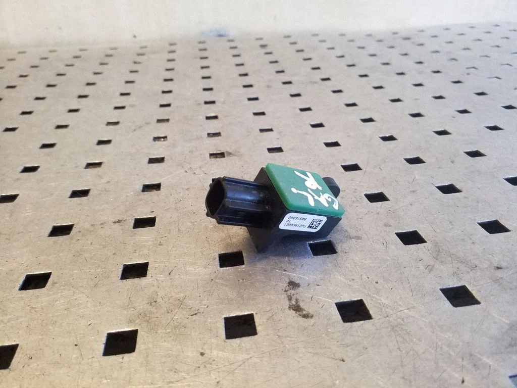 Drošības spilvenu trieciena sensors 5N0959351B