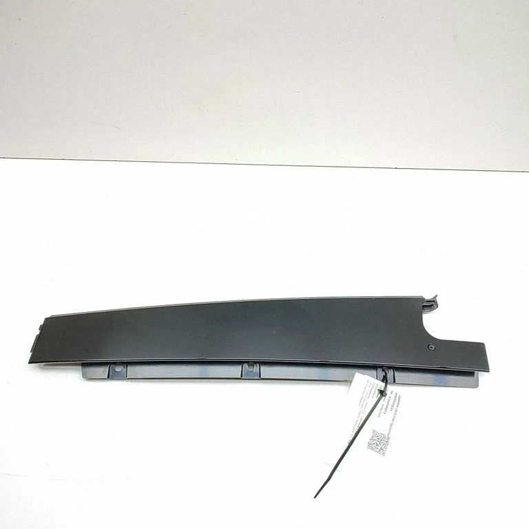 Rear door glass trim molding 9Y3839902A