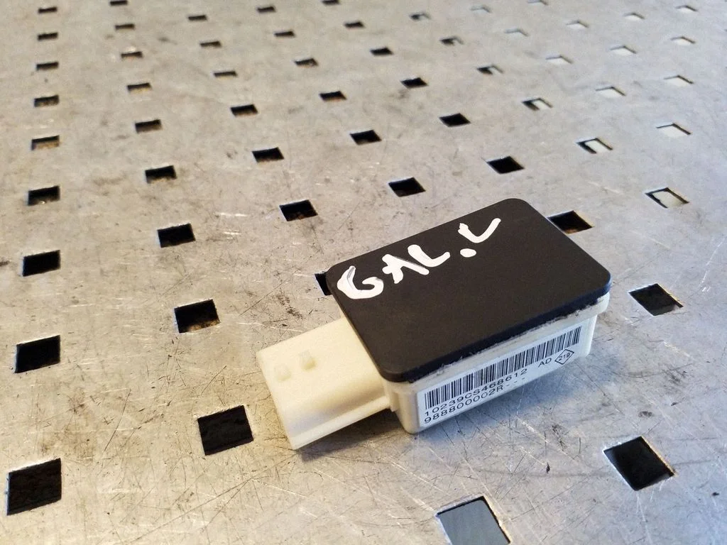 Drošības spilvenu trieciena sensors 988800002R