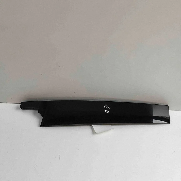 Rear door glass trim molding 57L839902