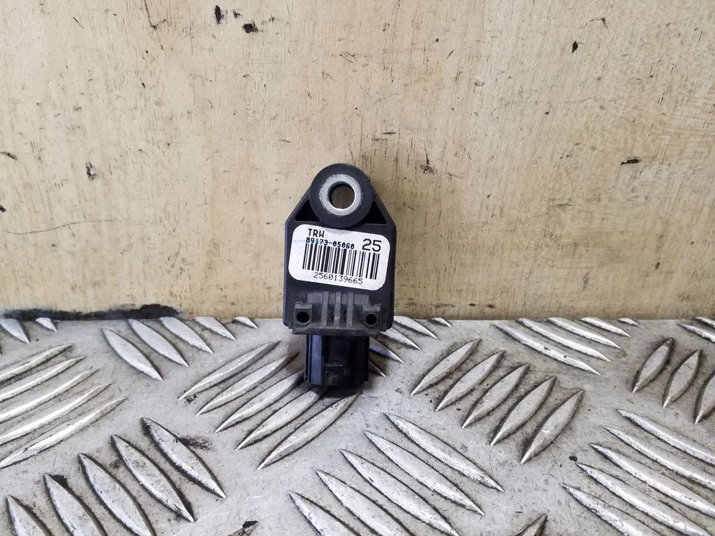 Drošības spilvenu trieciena sensors – Toyota Avensis T270 (2009-2012)