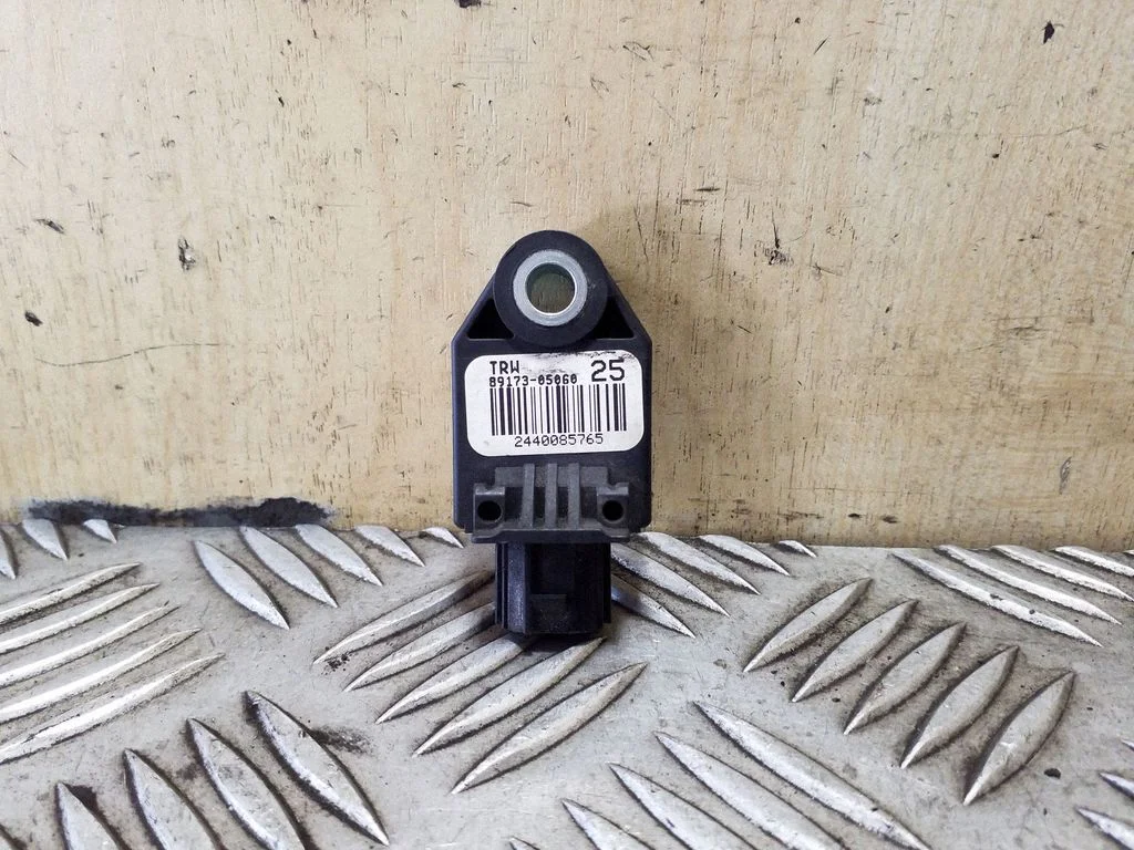 Drošības spilvenu trieciena sensors – Toyota Avensis T270 (2009-2012)