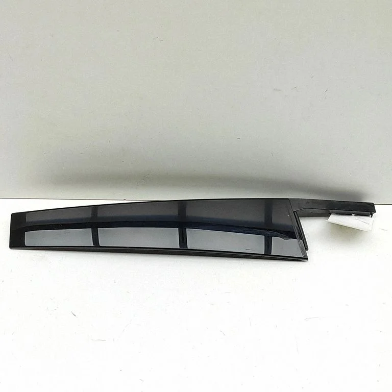 Aizmugurējo durvju stikla apdare – BMW 3. sērija G20 G21 (2019-)
