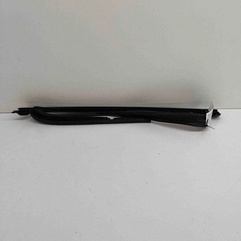 Tagaukse klaasi liist 9Y3839432