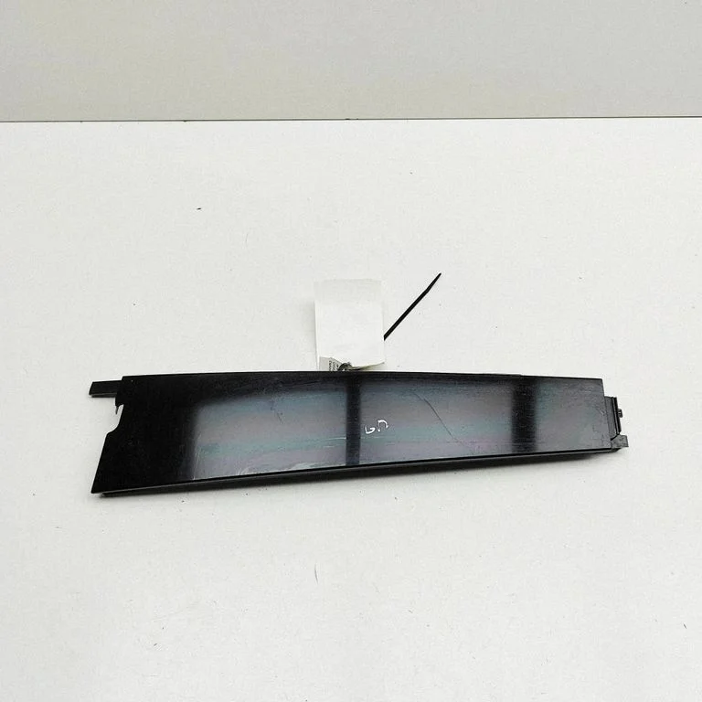 Tagaukse klaasi liist K8D2255A80AD
